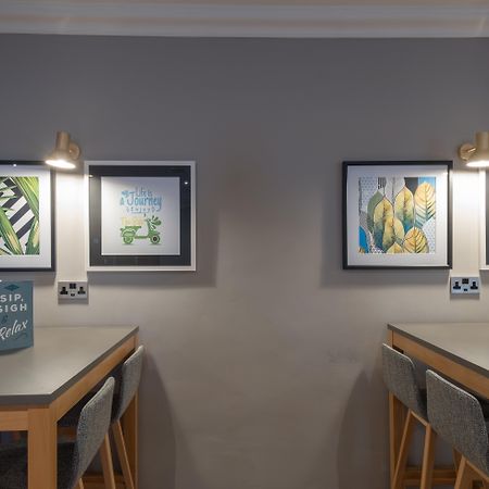 Holiday Inn Swindon By Ihg Εξωτερικό φωτογραφία