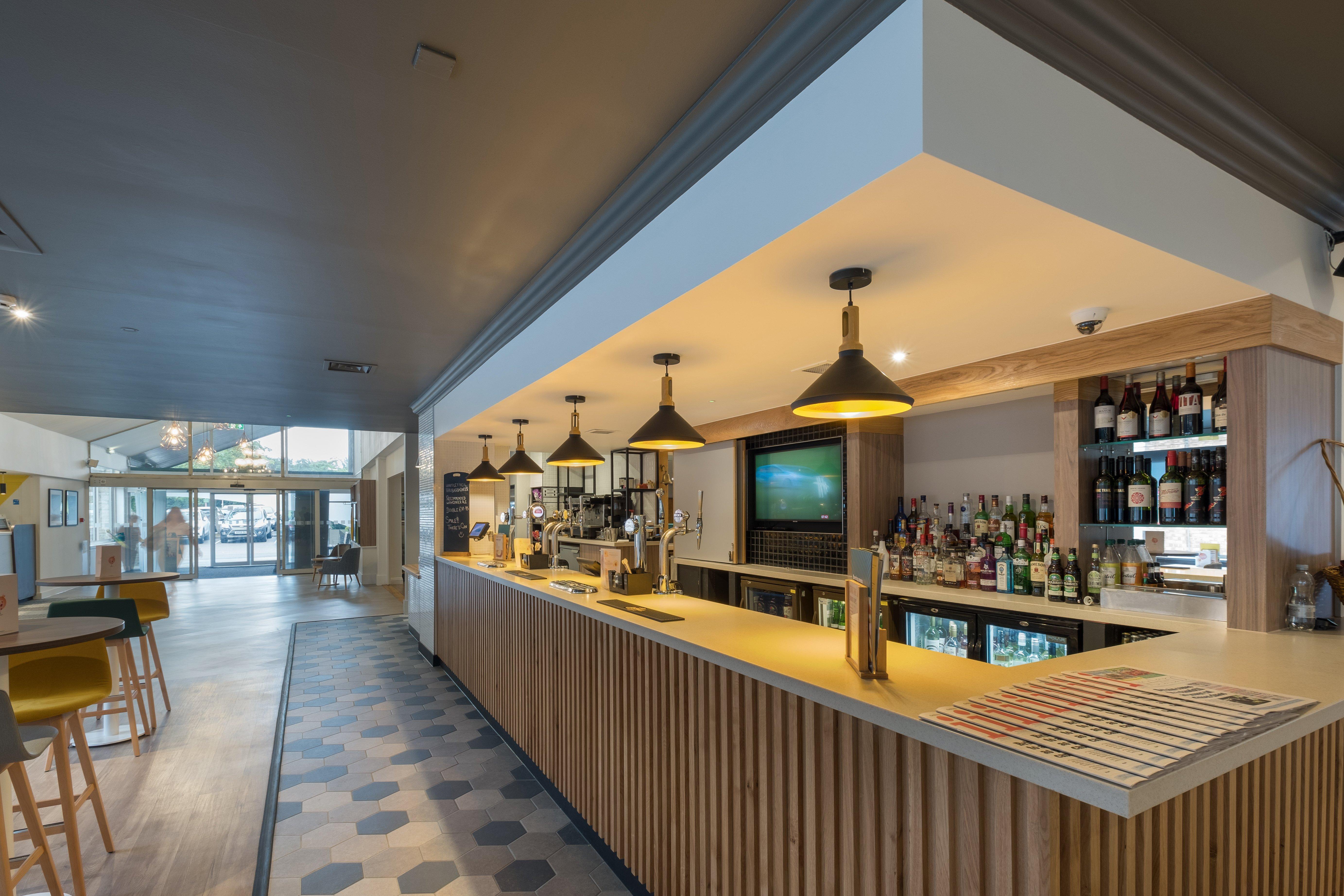 Holiday Inn Swindon By Ihg Εξωτερικό φωτογραφία