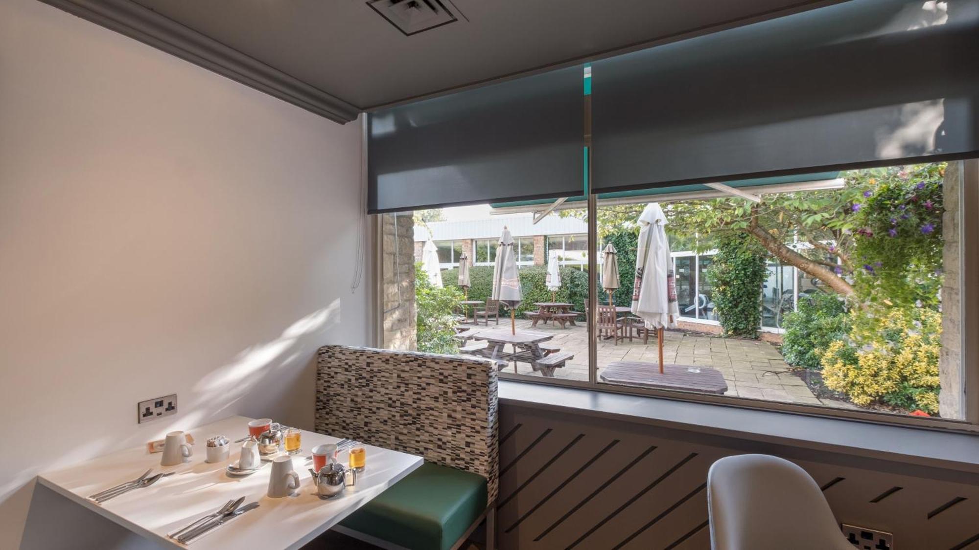 Holiday Inn Swindon By Ihg Εξωτερικό φωτογραφία